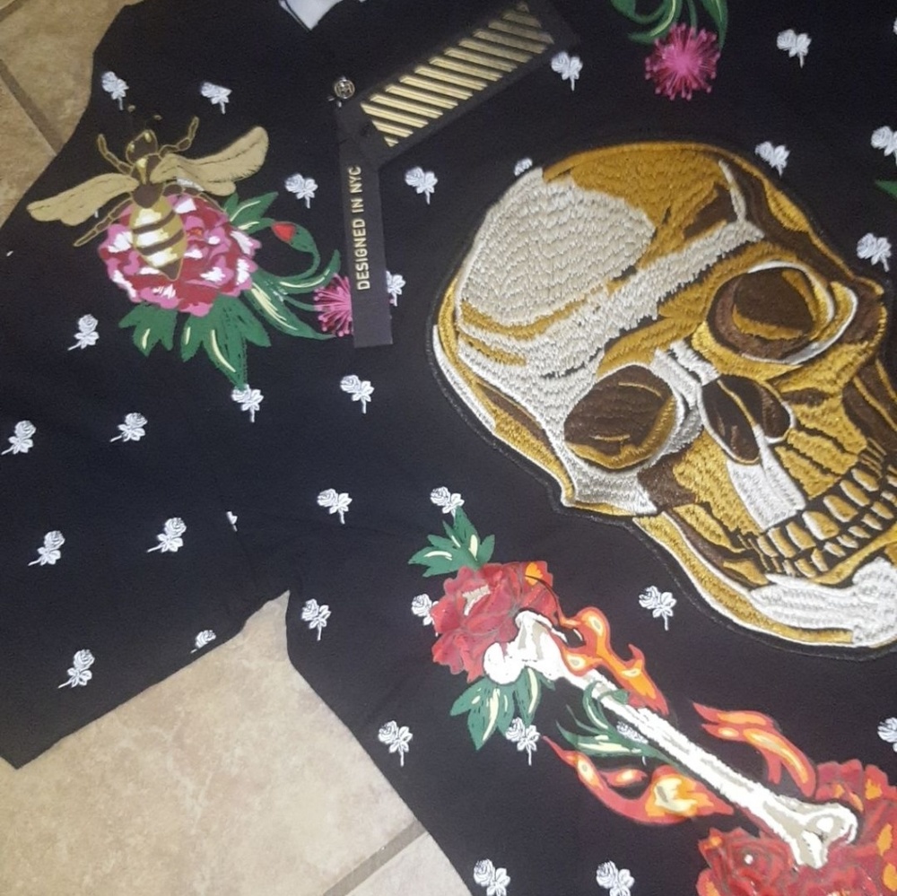 🆕️FIRE SKULL & ROSES TEE S,M - Picture 4 of 8